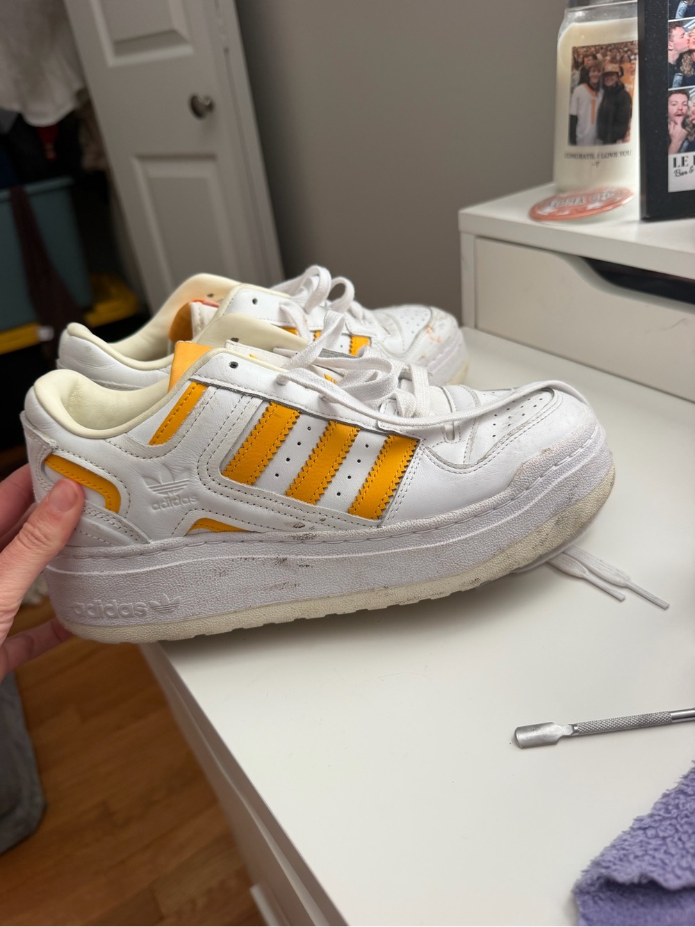 Adidas Forum XLG (Women’s), colorway Cloud White/Crew Yellow/Off White